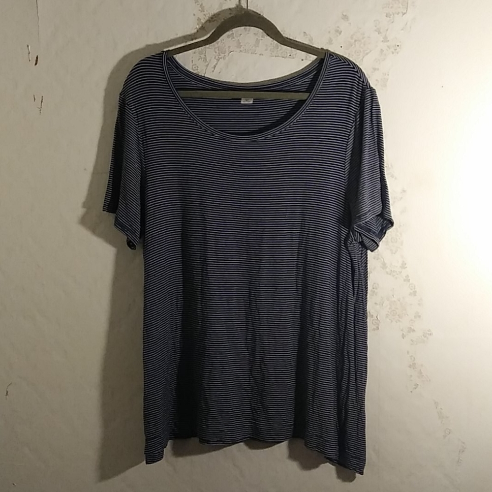 Old Navy Crewneck Tshirt